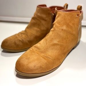 Kid's Faux Suede Ankle Bootie (Brown) Size 6